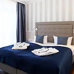 Europa 4*